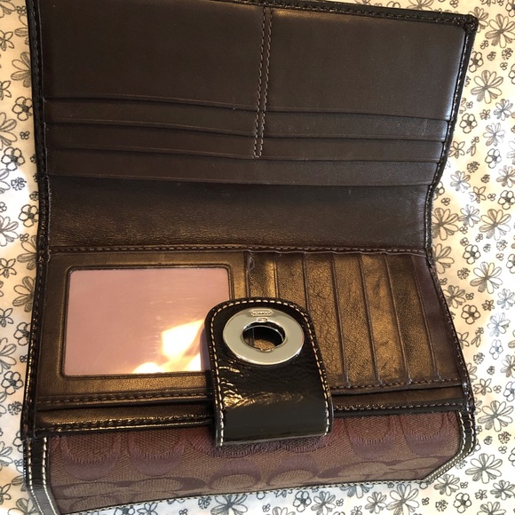 Coach Signature Turnlock Checkbook Wallet - Picture 3 of 5